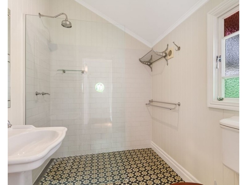 32 Tweed Street, Coolangatta QLD 4225