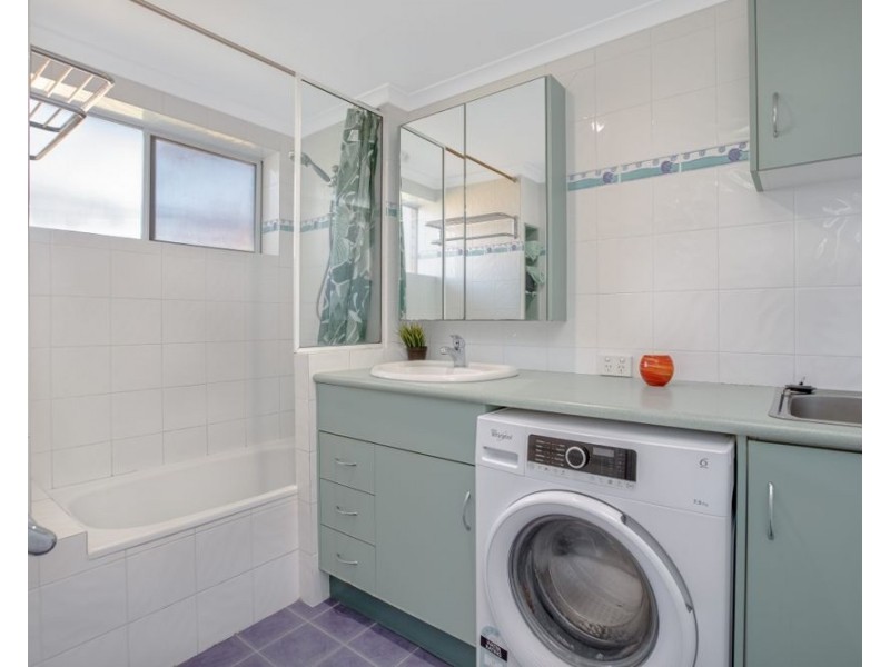 1/47 Dixon Street, Coolangatta QLD 4225