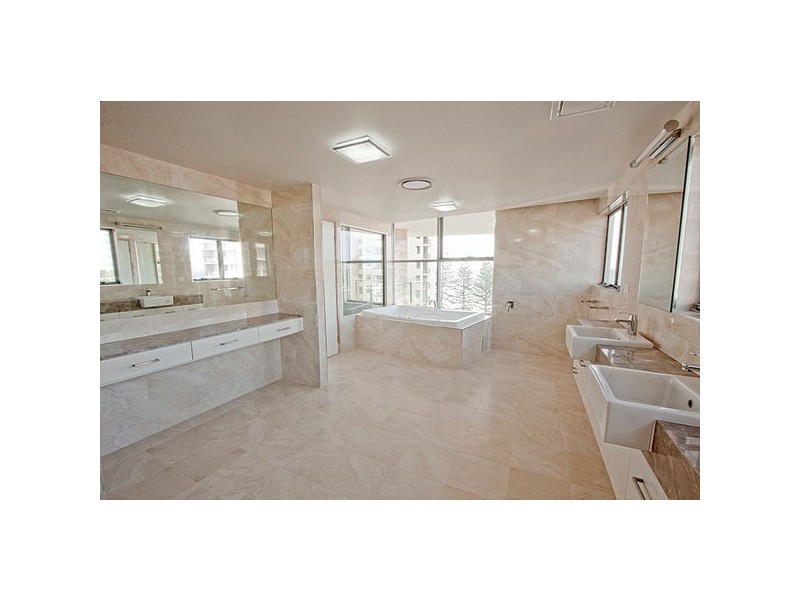 701/192 “The Garland” Marine Parade, Rainbow Bay QLD 4225