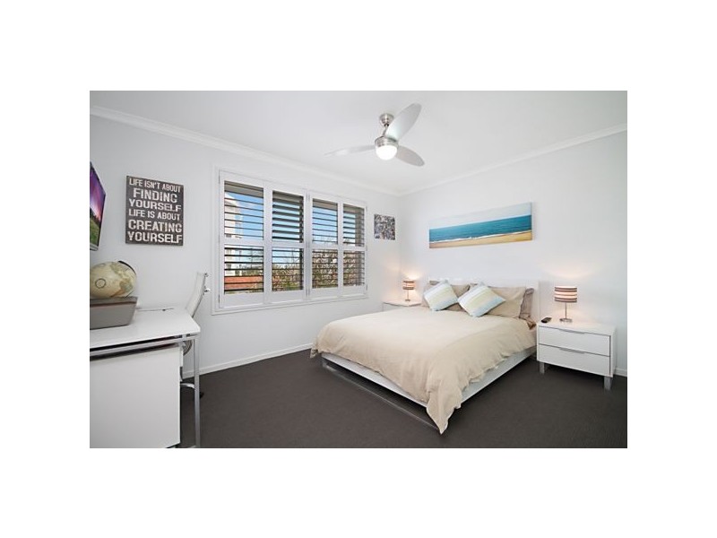 8/285 Golden Four Drive, Bilinga QLD 4225