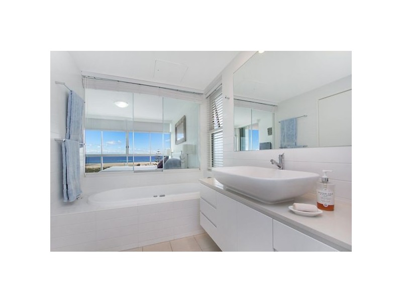 308/2 Creek Street, Kirra QLD 4225