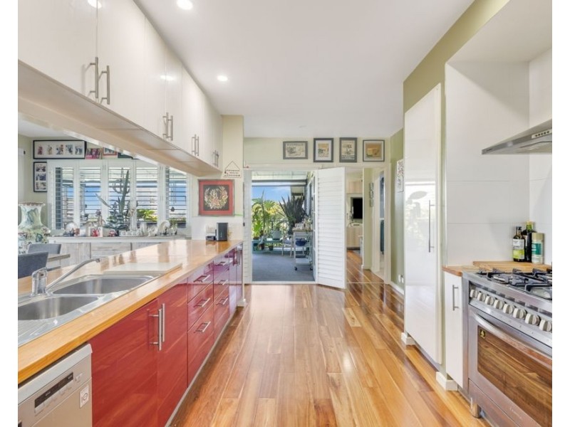 14 Tweed Street, Coolangatta QLD 4225