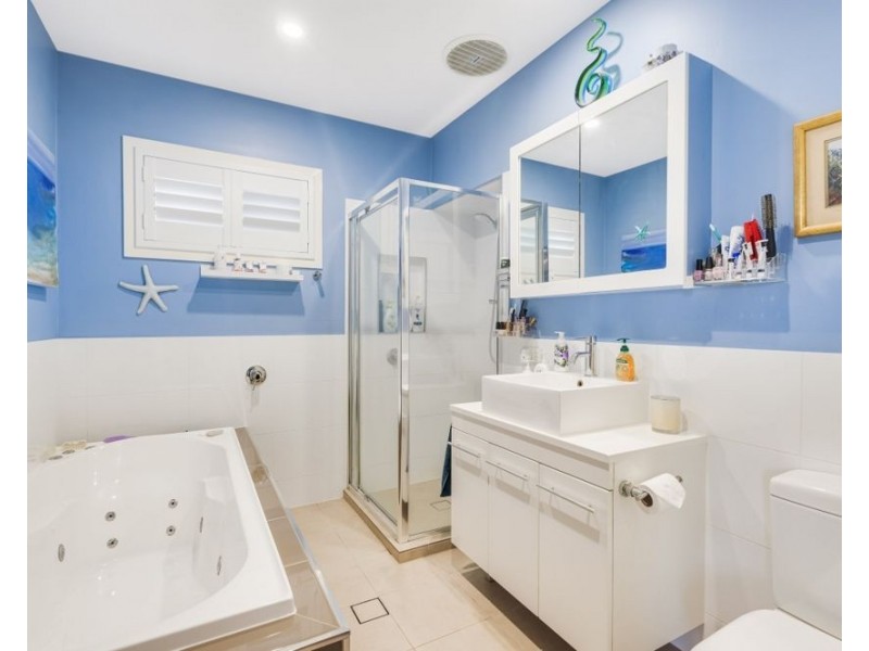 14 Tweed Street, Coolangatta QLD 4225