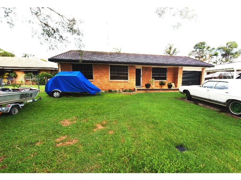 14 Riviera Ave, Tweed Heads West NSW 2485