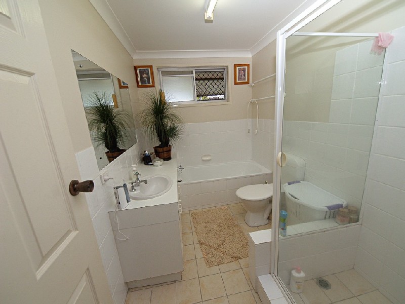 14 Riviera Ave, Tweed Heads West NSW 2485