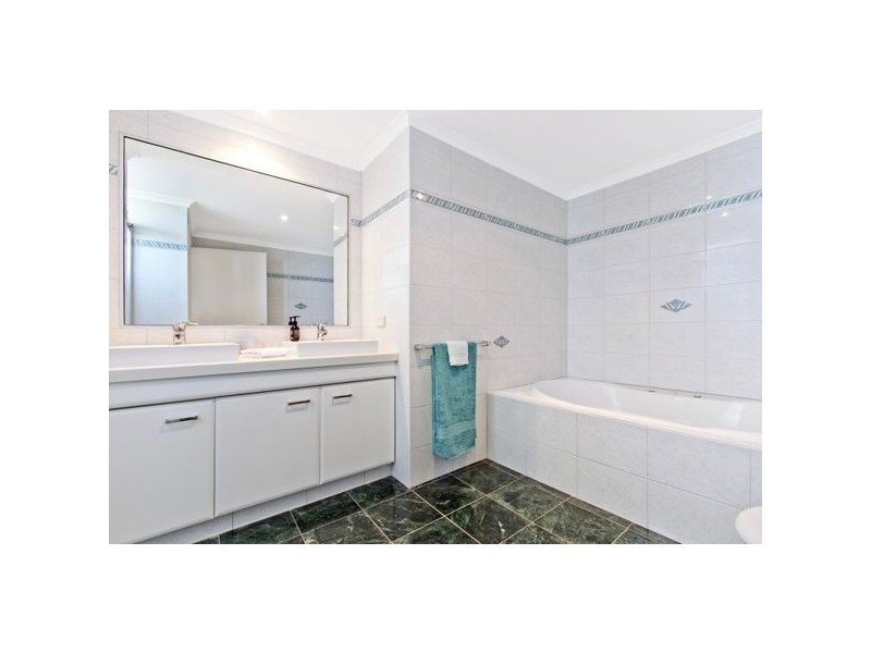 24/265 Boundary Street, Rainbow Bay QLD 4225