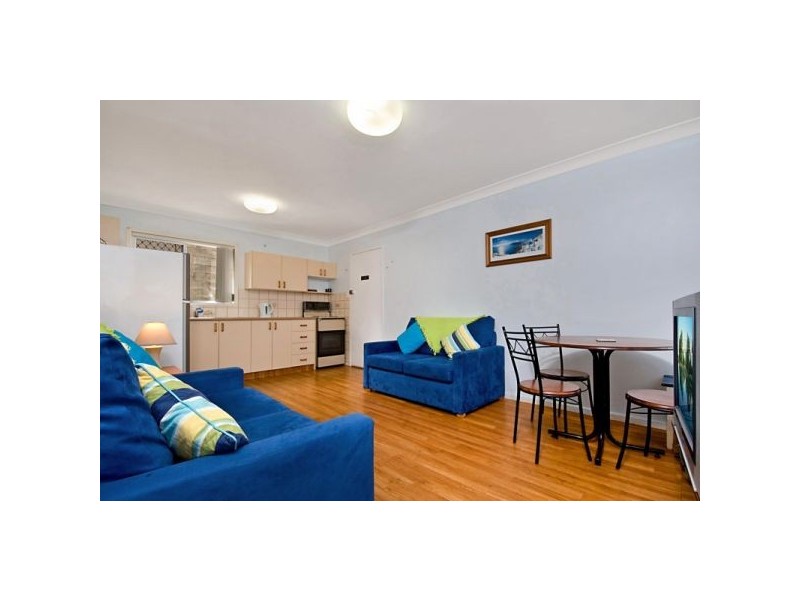 2/43 Eden Avenue, Rainbow Bay QLD 4225