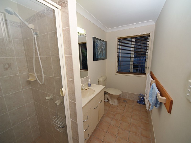 2/10 Rosslea, Banora Point NSW 2486