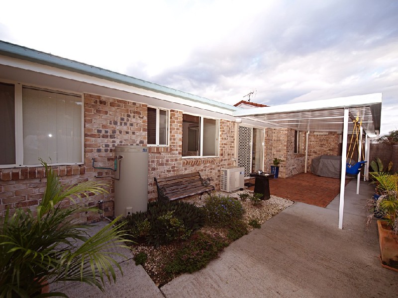 2/10 Rosslea, Banora Point NSW 2486