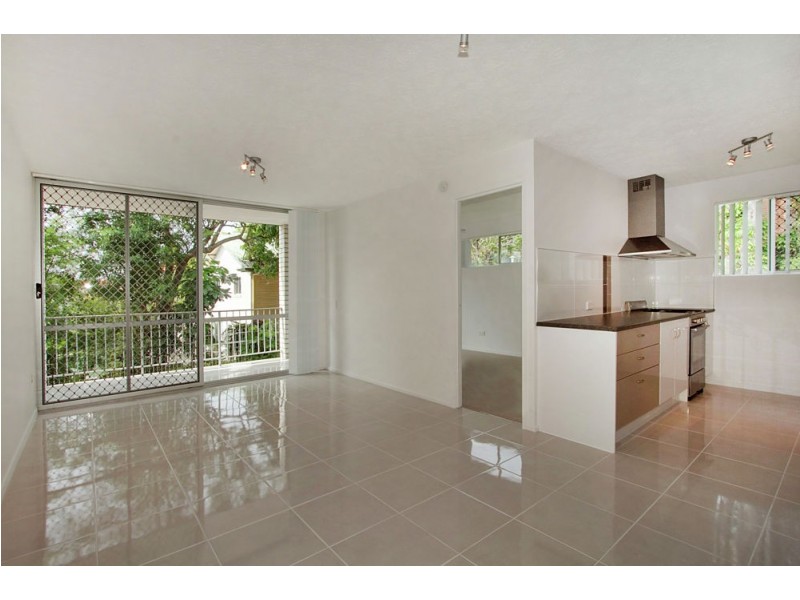 12/28 Miles Street, Kirra QLD 4225