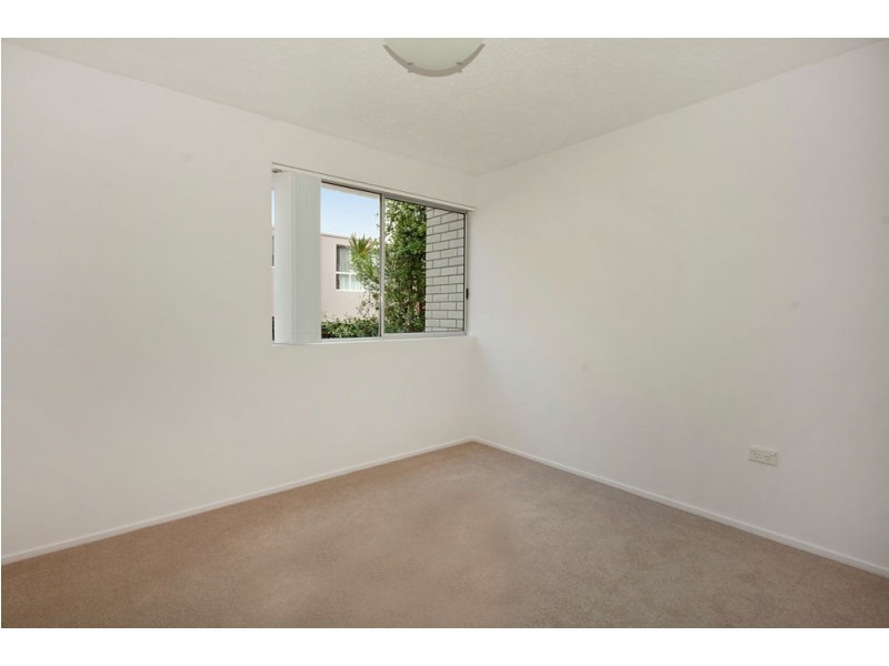12/28 Miles Street, Kirra QLD 4225