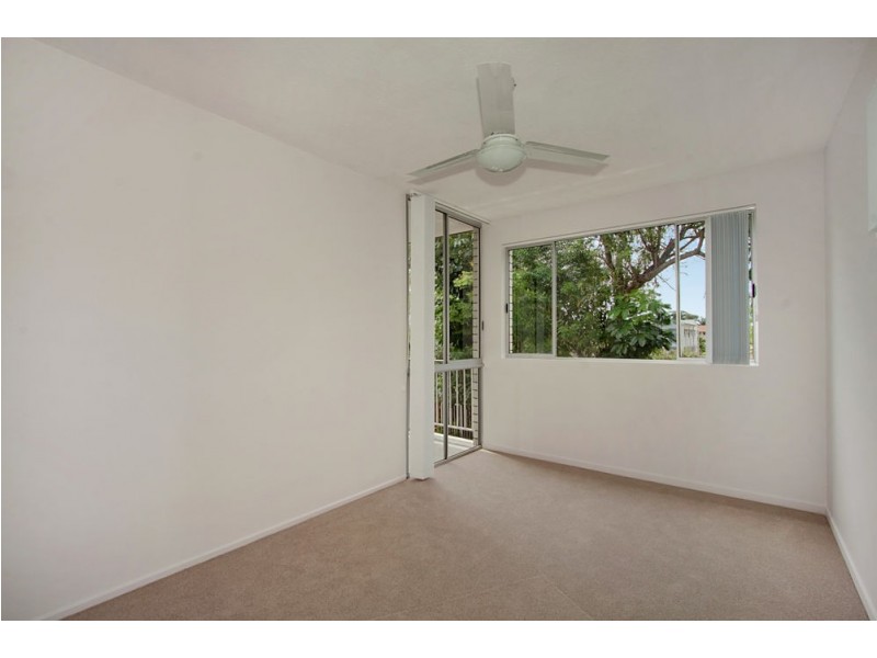 12/28 Miles Street, Kirra QLD 4225
