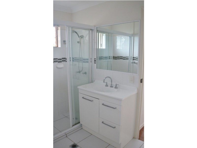 2/74 Stapylton Street, Coolangatta QLD 4225