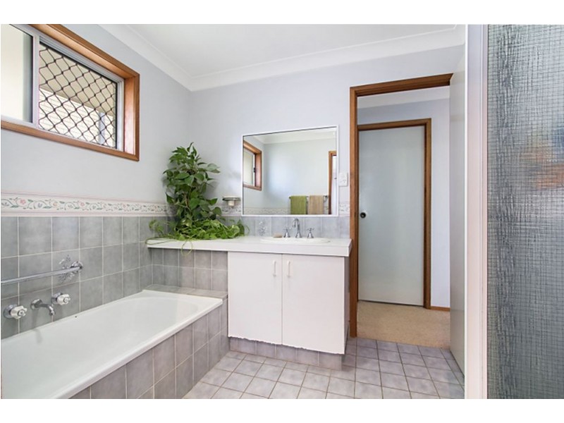 54 Oyster Point Road, Banora Point NSW 2486