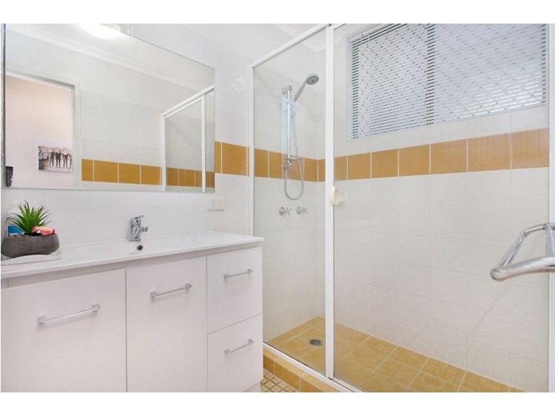 28/22 Marine Parade, Kirra QLD 4225