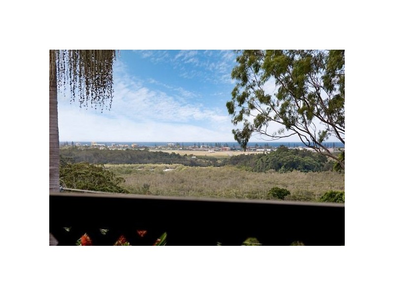 4 Myeerimba Pde, Tweed Heads West NSW 2485
