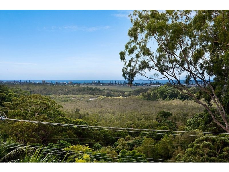 4 Myeerimba Pde, Tweed Heads West NSW 2485