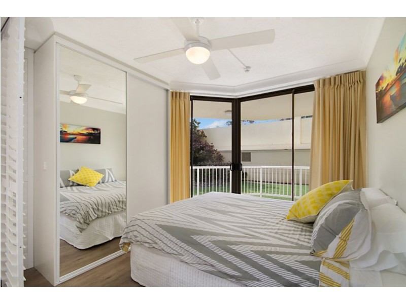 4/3 Eden Avenue, Rainbow Bay QLD 4225