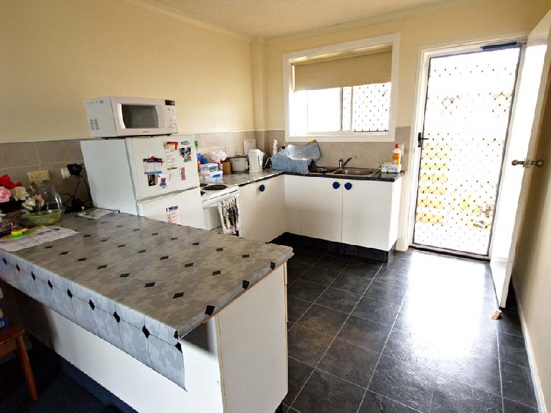 8/18 Thomson Street, Coolangatta QLD 4225