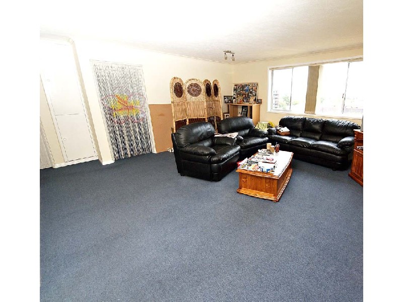 8/18 Thomson Street, Coolangatta QLD 4225