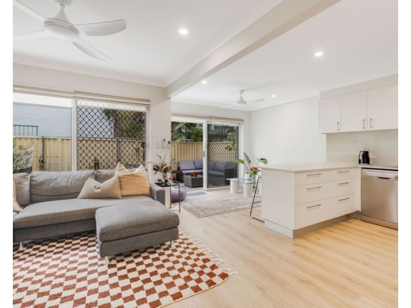 2/54 Coolangatta Road, Coolangatta QLD 4225