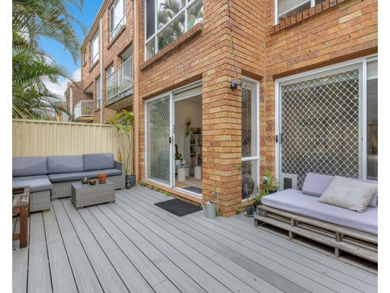 2/54 Coolangatta Road, Coolangatta QLD 4225