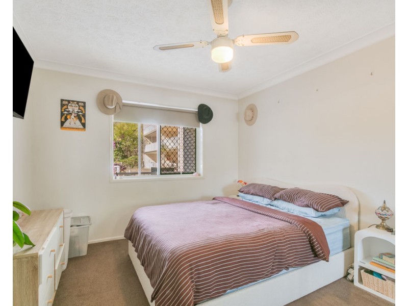 2/54 Dutton Street, Coolangatta QLD 4225