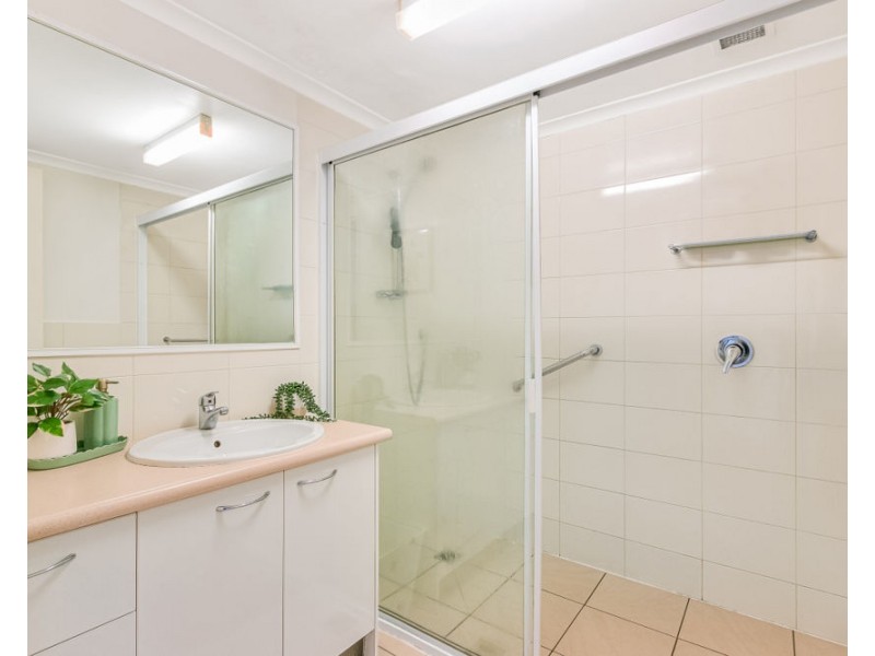 2/54 Dutton Street, Coolangatta QLD 4225