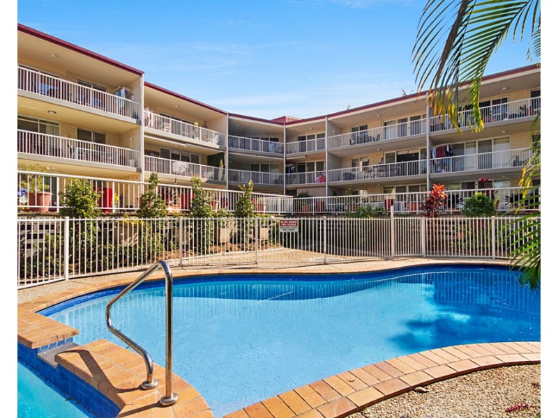 2/54 Dutton Street, Coolangatta QLD 4225