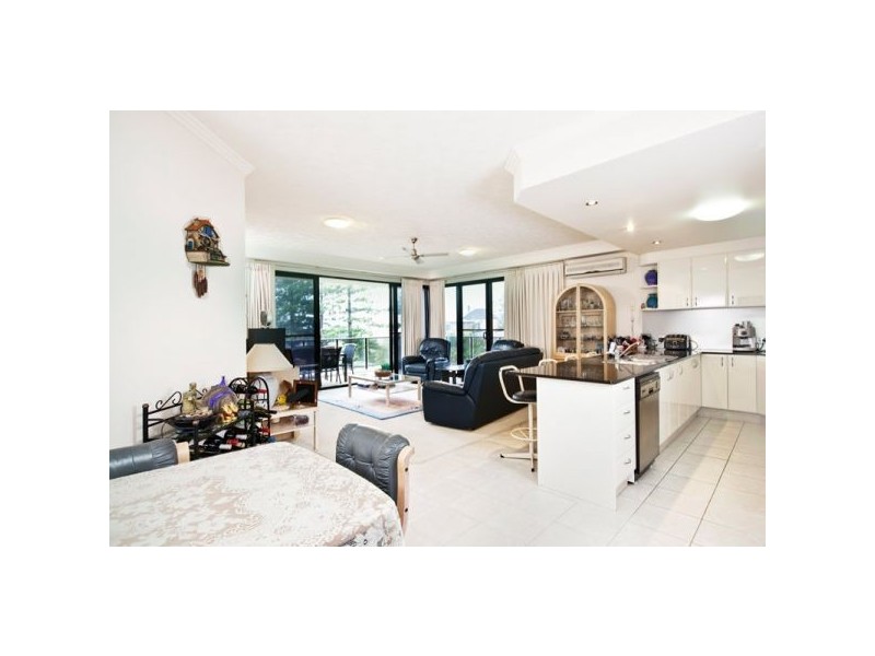 4/3 Johnston Street, Bilinga QLD 4225