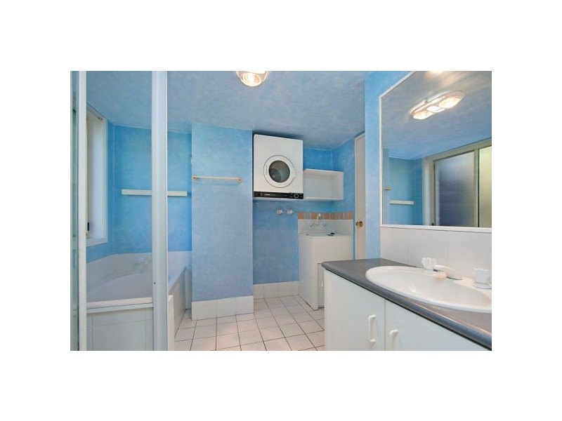 42/22 Binya Avenue, ‘Ocean Breeze’, Kirra QLD 4225