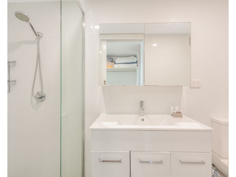 16/130 Marine Parade, Coolangatta QLD 4225