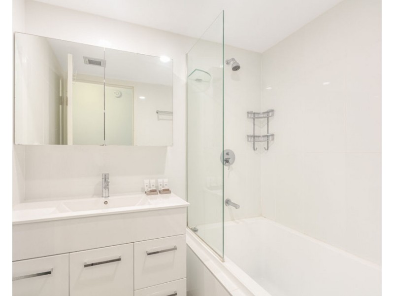 16/130 Marine Parade, Coolangatta QLD 4225