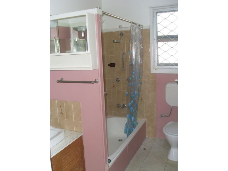 1 23 Petrie Street, Coolangatta QLD 4225