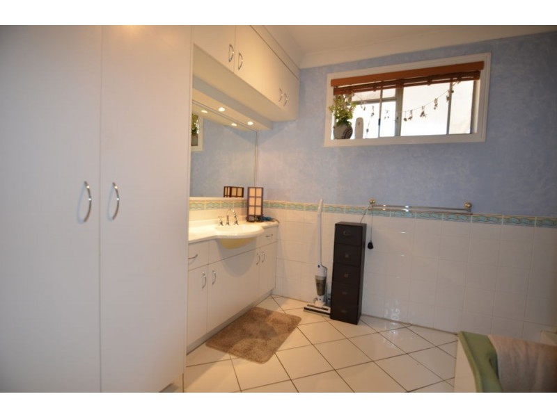 11 Elsie Street, Banora Point NSW 2486