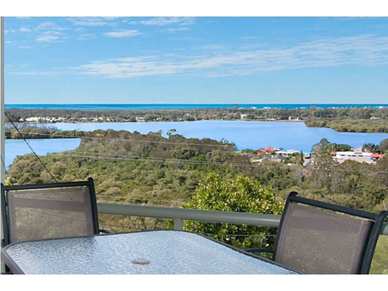 27 Old Ferry Road, Banora Point NSW 2486