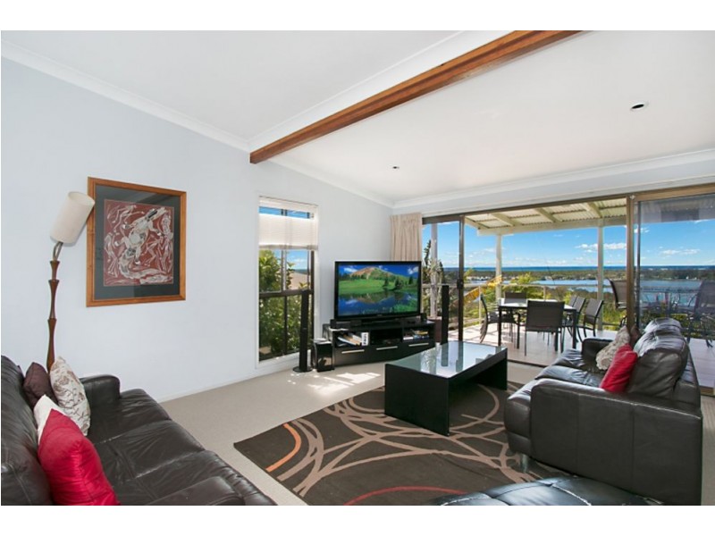 27 Old Ferry Road, Banora Point NSW 2486