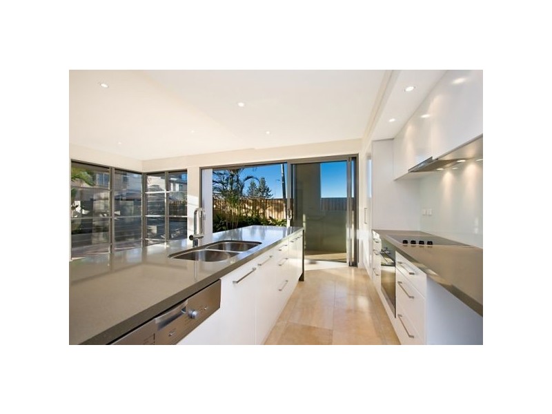 1/2-4 Boundary Lane, Rainbow Bay QLD 4225