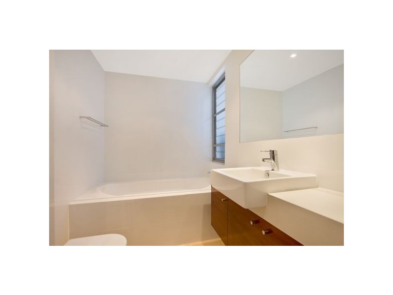 1/2-4 Boundary Lane, Rainbow Bay QLD 4225