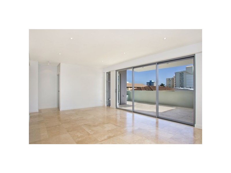 2/2-4 Boundary Lane, Rainbow Bay QLD 4225