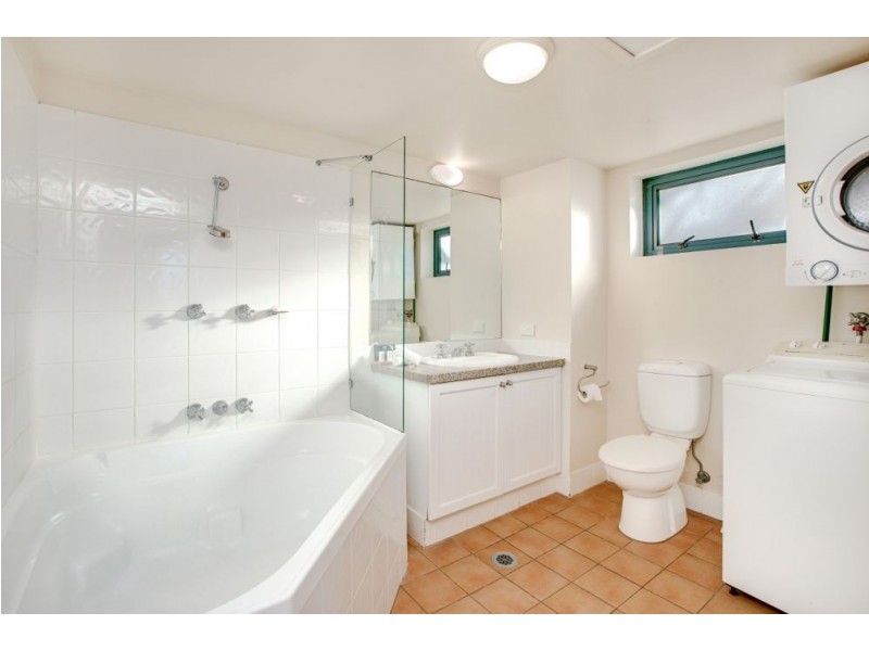 101-103/99 Griffith Street, Coolangatta QLD 4225