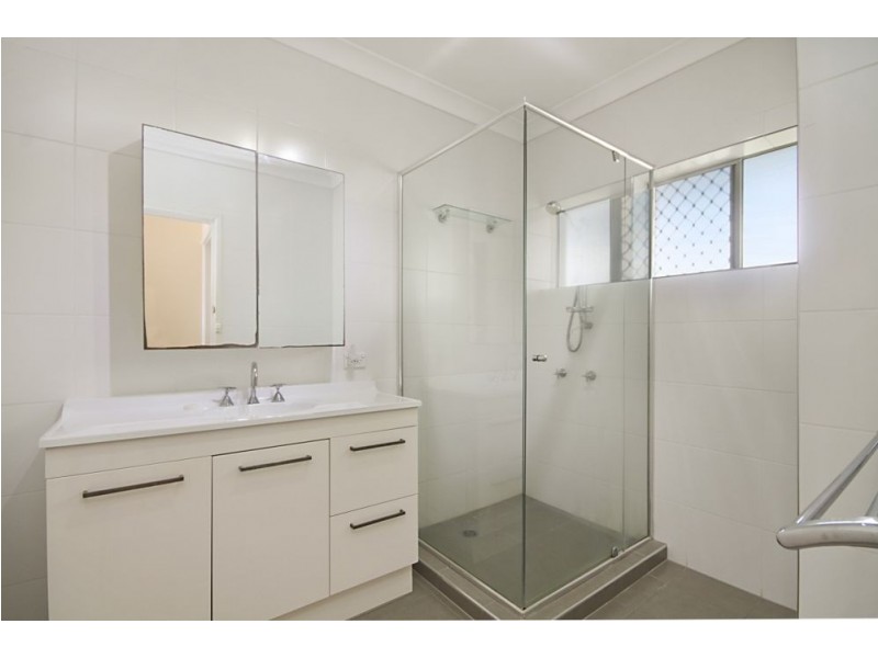 12/206 Pacific Parade, Bilinga QLD 4225