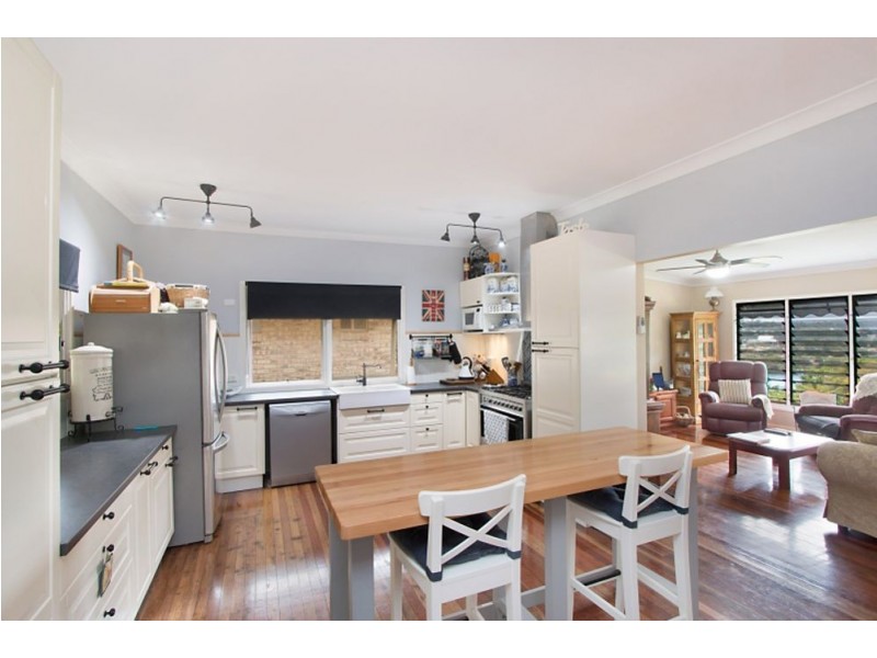 2 Lakeview Parade, Tweed Heads South NSW 2486