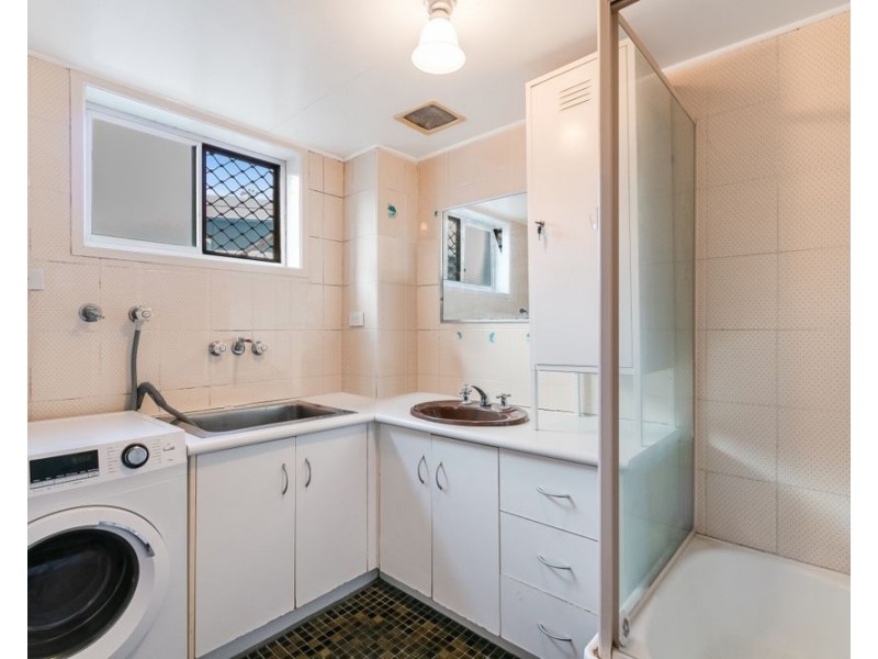 2/16 Coyne Street, Coolangatta QLD 4225