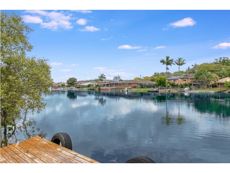 24 Lakes Drive, Tweed Heads West NSW 2485