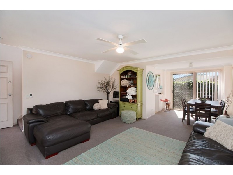 1 and 2/29 Fifth Avenue, Palm Beach QLD 4221
