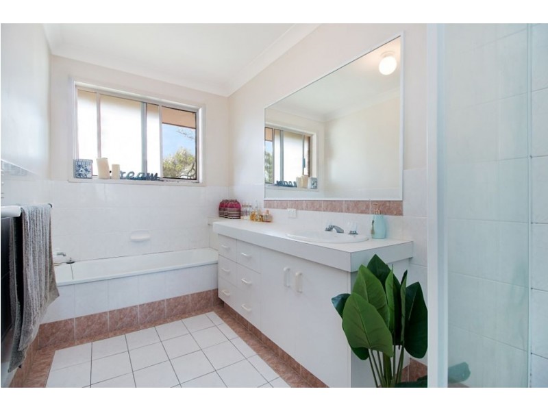 1 and 2/29 Fifth Avenue, Palm Beach QLD 4221