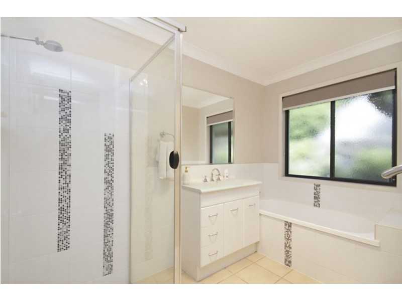 7 Mourne Terrace, Banora Point NSW 2486