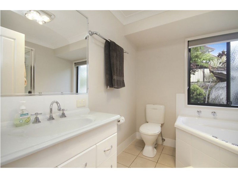 7 Mourne Terrace, Banora Point NSW 2486
