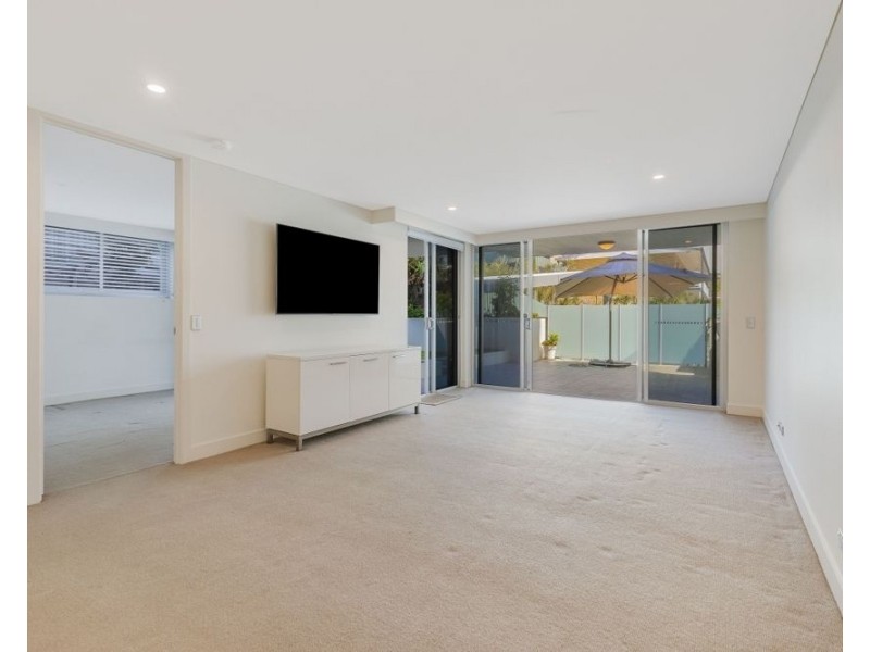 102/215 Boundary Street, Rainbow Bay QLD 4225